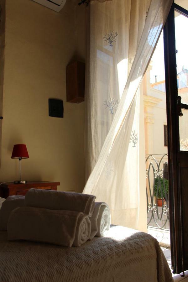 卡利亚里 Sant Efisio Host酒店 外观 照片